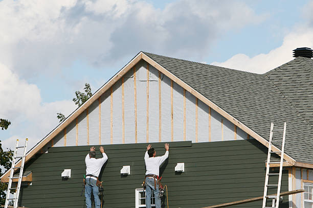 Professional Vinyl Siding technician working in Newburg, PA